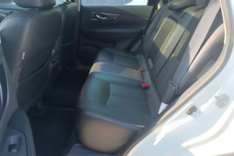 Used Nissan X-Trail 2017 2.0L CVT Comfort Edition 2WD Left Rear Seat