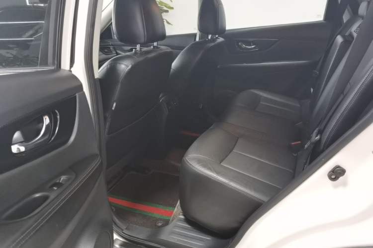 Used Nissan X-Trail 2017 2.5L CVT Luxury Edition 4WD Left Rear Seat