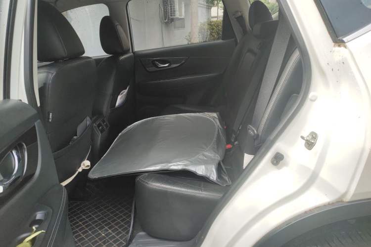 Used Nissan X-Trail 2017 2.0L CVT Comfort Edition 2WD Left Rear Seat