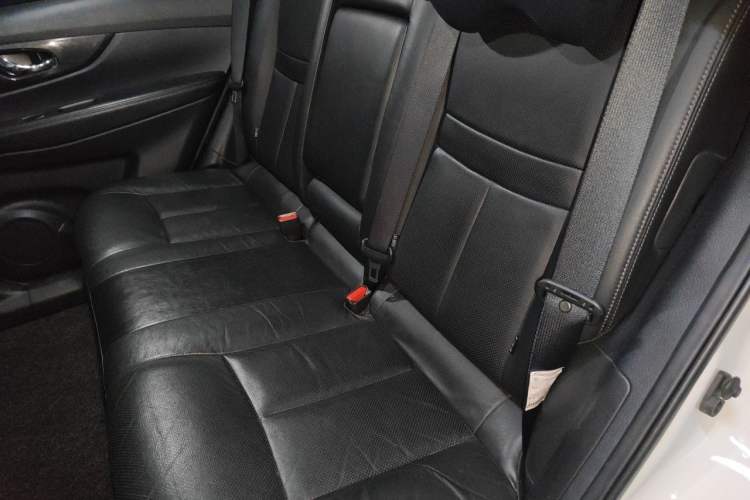 Used Nissan X-Trail 2017 2.0L CVT Smart Enjoyment Version 2WD Left Rear Seat