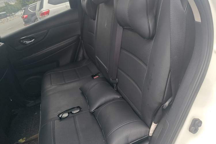 Used Nissan X-Trail 2017 2.0L CVT Comfort Edition 2WD Left Rear Seat