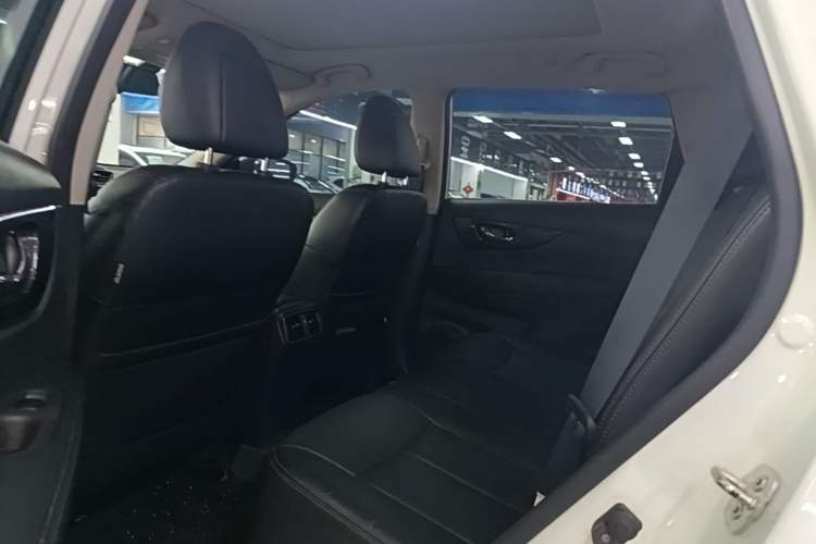 Used Nissan X-Trail 2017 2.0L CVT Comfort Edition 2WD Left Rear Seat