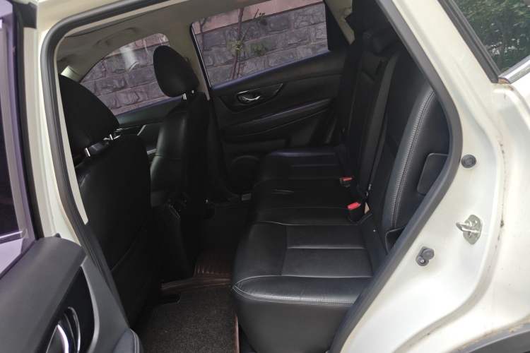 Used Nissan X-Trail 2017 2.5L CVT Luxury Edition 4WD Left Rear Seat