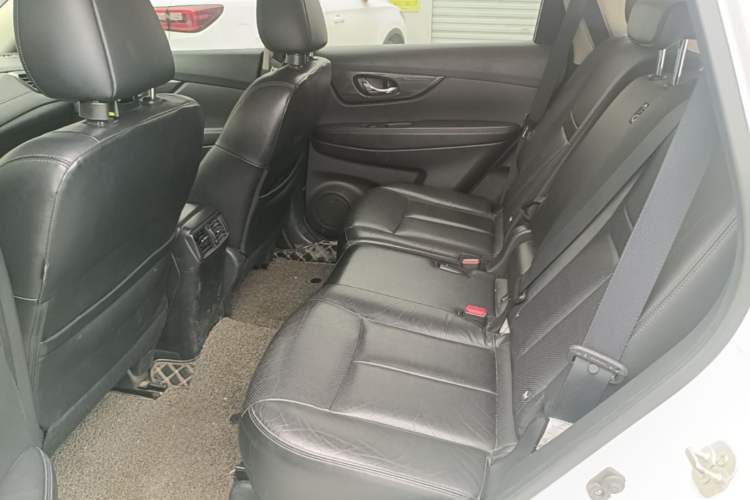 Used Nissan X-Trail 2017 2.0L CVT 7-Seater Comfort Edition 2WD Left Rear Seat