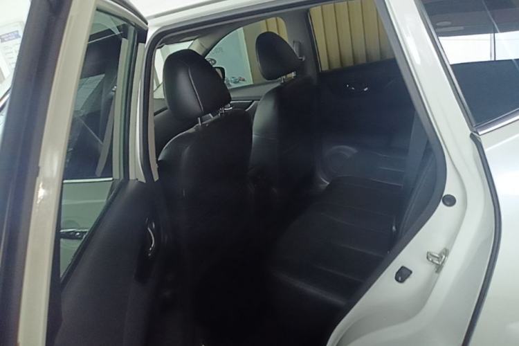 Used Nissan X-Trail 2017 2.5L CVT Leading Edition 4WD Left Rear Seat