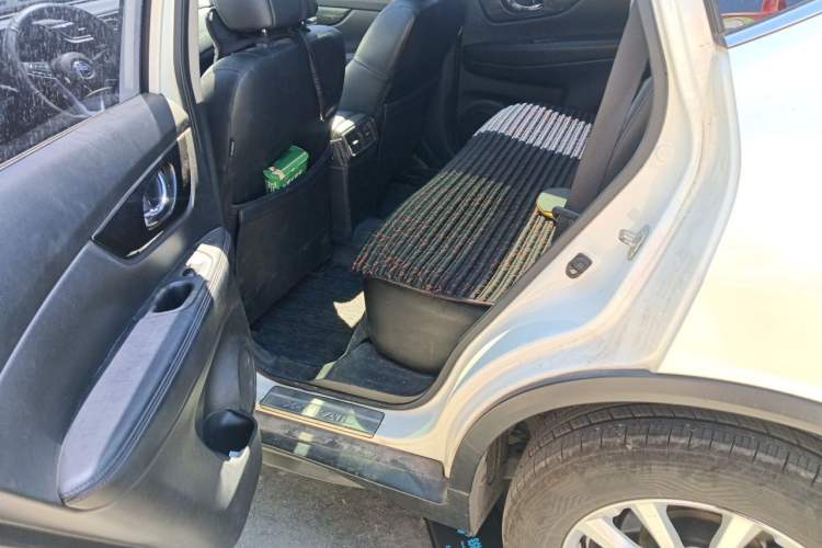 Used Nissan X-Trail 2017 2.0L CVT Comfort Edition 2WD Left Rear Seat