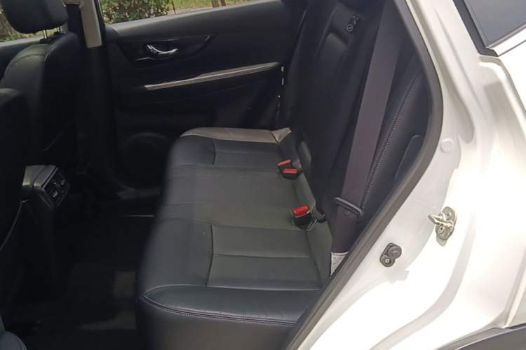 Used Nissan X-Trail 2017 2.5L CVT Luxury Edition 4WD Left Rear Seat