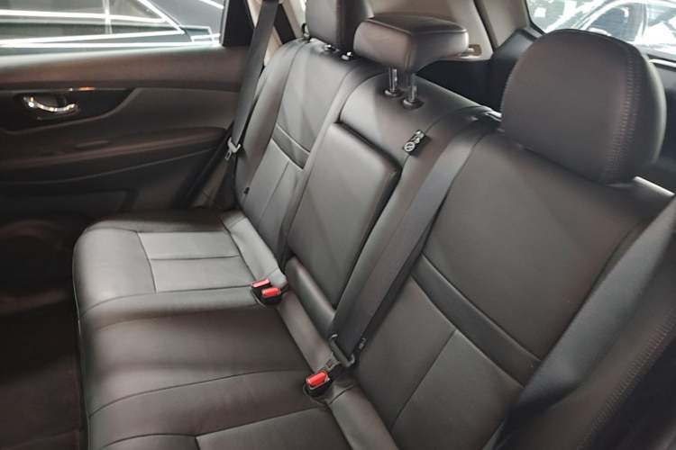 Used Nissan X-Trail 2017 2.5L CVT Luxury Edition 4WD Left Rear Seat