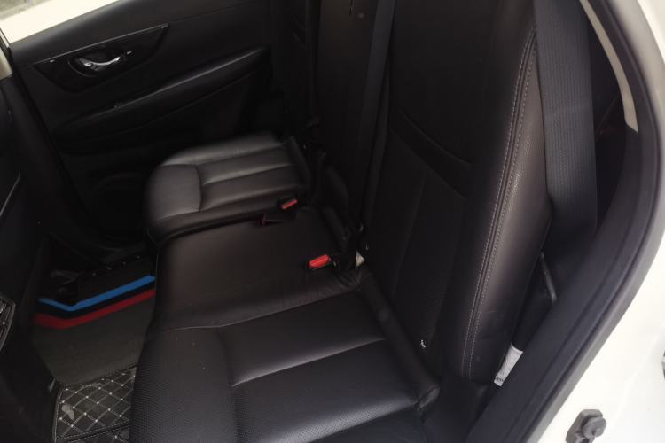 Used Nissan X-Trail 2017 2.5L CVT 7-Seater Leading Edition 4WD Left Rear Seat