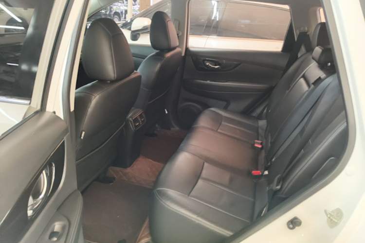 Used Nissan X-Trail 2017 2.5L CVT Luxury Edition 4WD Left Rear Seat