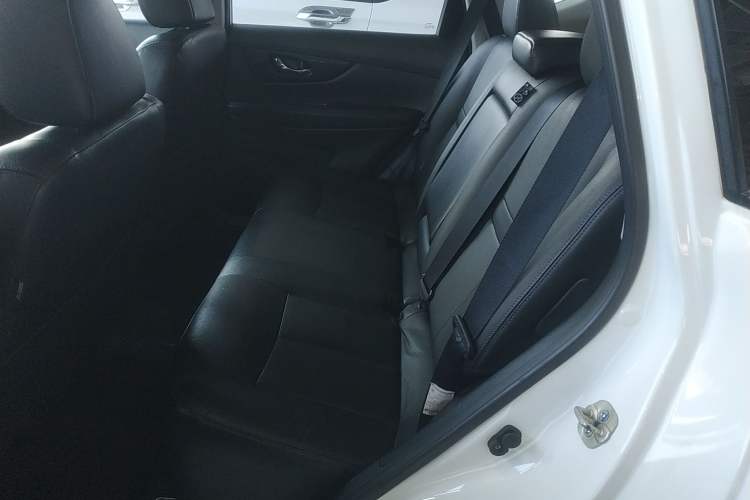 Used Nissan X-Trail 2017 2.0L CVT Comfort Edition 2WD Left Rear Seat