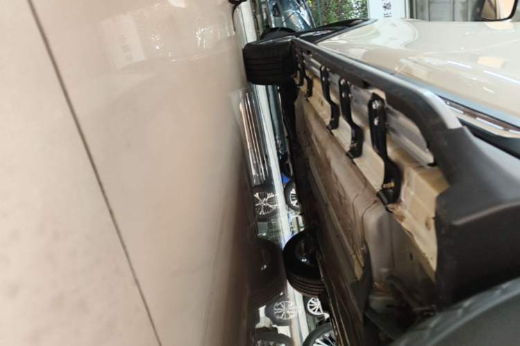 Used Nissan X-Trail 2017 2.5L CVT Luxury Edition 4WD Left Side Sill