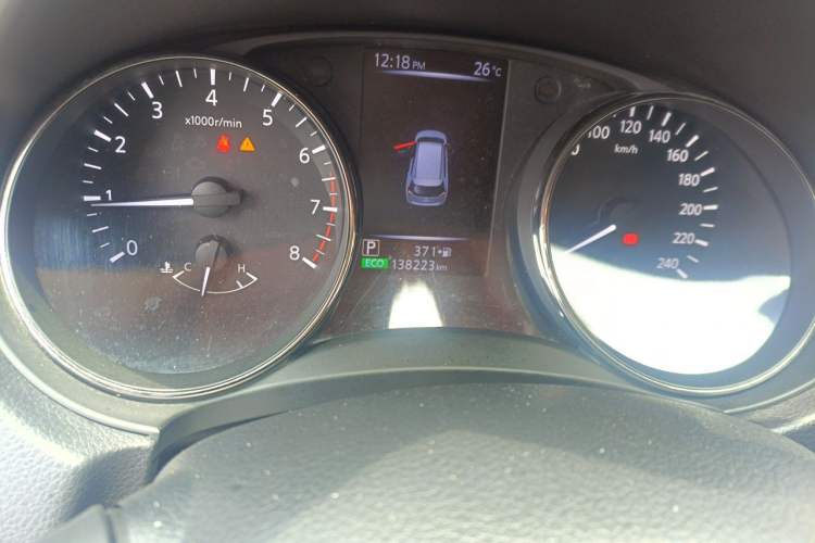 Used Nissan X-Trail 2017 2.5L CVT Leading Edition 4WD Odometer Close Up