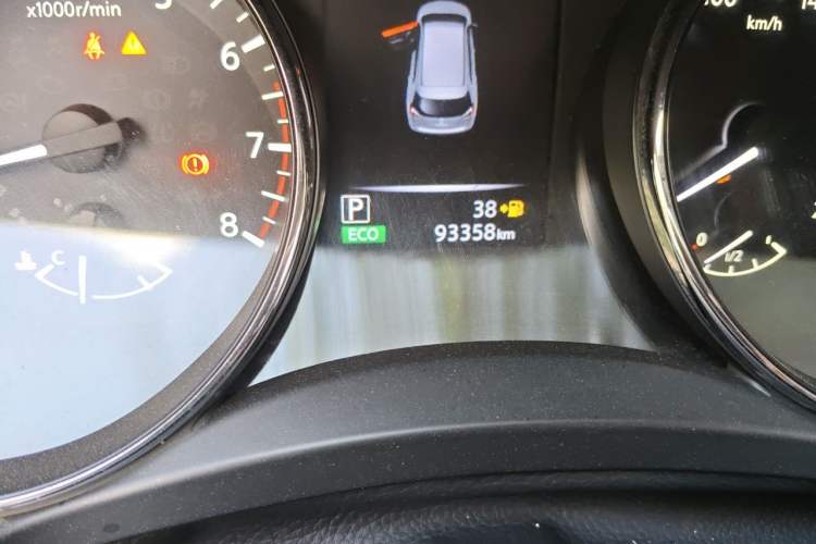 Used Nissan X-Trail 2017 2.0L CVT Comfort Edition 2WD Odometer Close Up