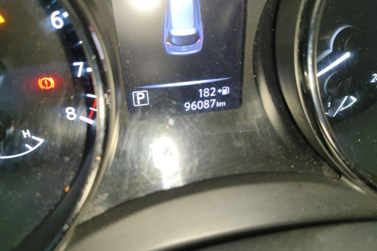 Used Nissan X-Trail 2017 2.0L CVT Comfort Edition 2WD Odometer Close Up