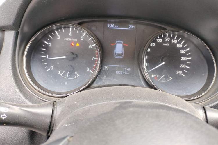 Used Nissan X-Trail 2017 2.0L CVT Comfort Edition 2WD Odometer Close Up