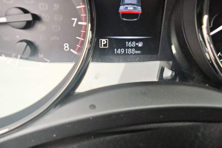 Used Nissan X-Trail 2017 2.5L CVT Luxury Edition 4WD Odometer Close Up
