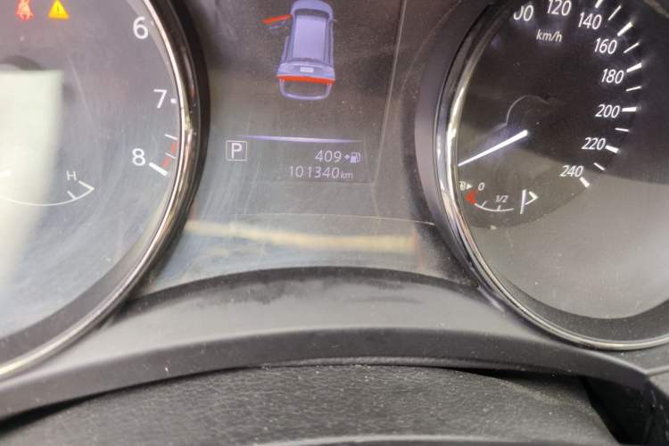 Used Nissan X-Trail 2017 2.0L CVT Comfort Edition 2WD Odometer Close Up