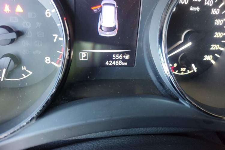 Used Nissan X-Trail 2017 2.0L CVT Comfort Edition 2WD Odometer Close Up