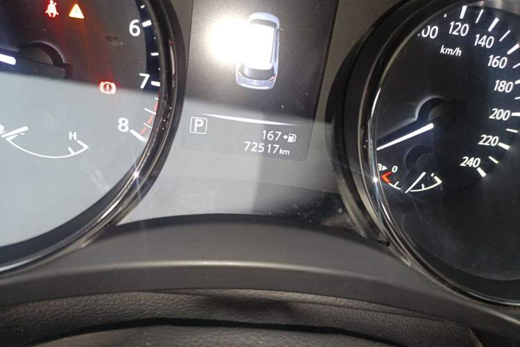 Used Nissan X-Trail 2017 2.0L CVT Comfort Edition 2WD Odometer Close Up