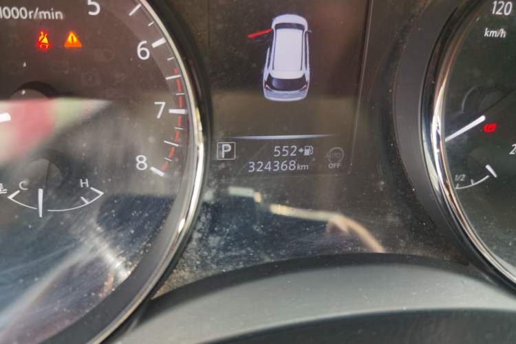 Used Nissan X-Trail 2017 2.5L CVT Luxury Edition 4WD Odometer Close Up