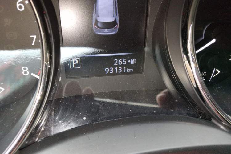Used Nissan X-Trail 2017 2.0L CVT Comfort Edition 2WD Odometer Close Up