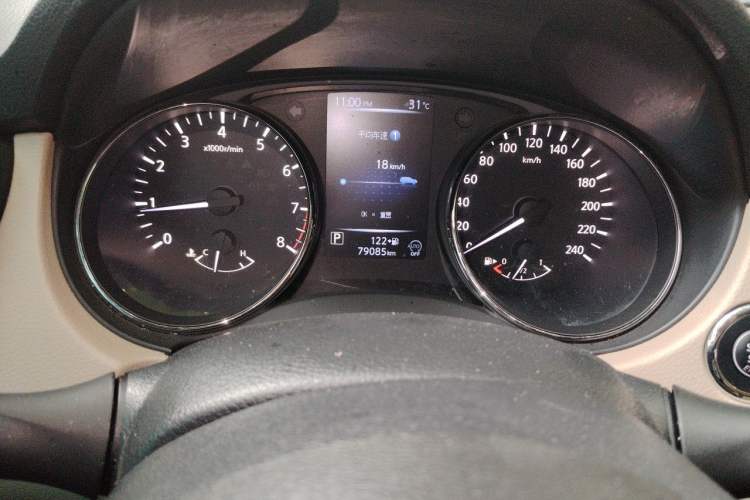 Used Nissan X-Trail 2017 2.5L CVT Luxury Edition 4WD Odometer Close Up