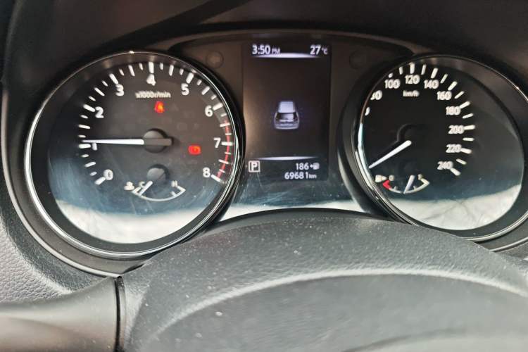 Used Nissan X-Trail 2017 2.0L CVT Comfort Edition 2WD Odometer Close Up