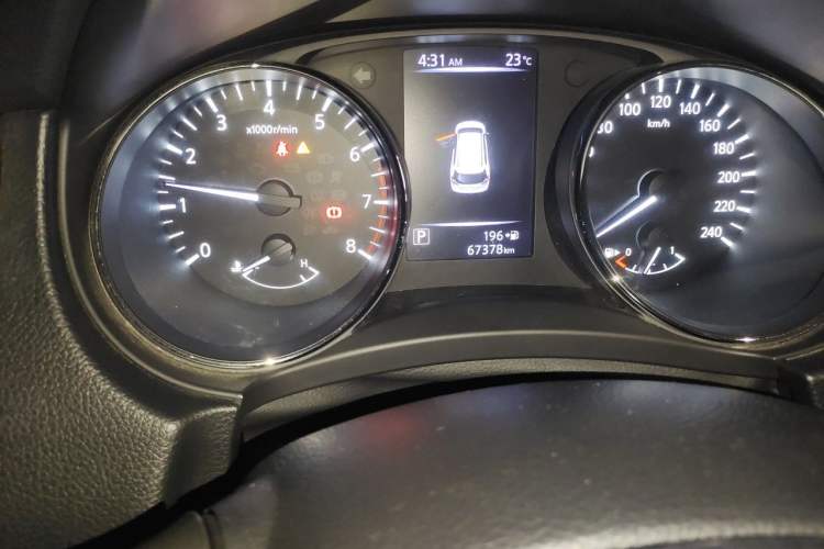 Used Nissan X-Trail 2017 2.0L CVT Comfort Edition 2WD Odometer Close Up