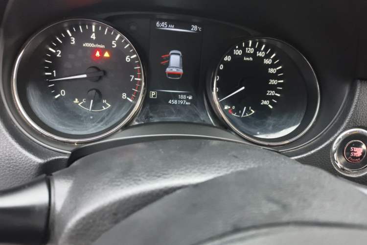 Used Nissan X-Trail 2017 2.0L CVT Comfort Edition 2WD Odometer Close Up