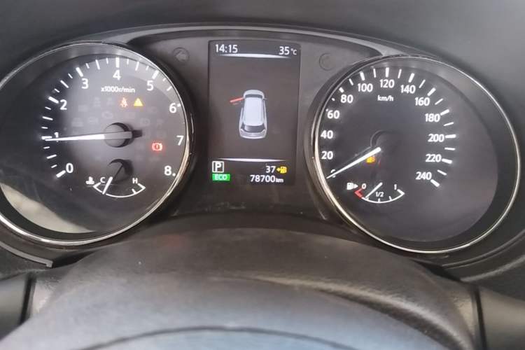 Used Nissan X-Trail 2017 2.0L CVT Comfort Edition 2WD Odometer Close Up