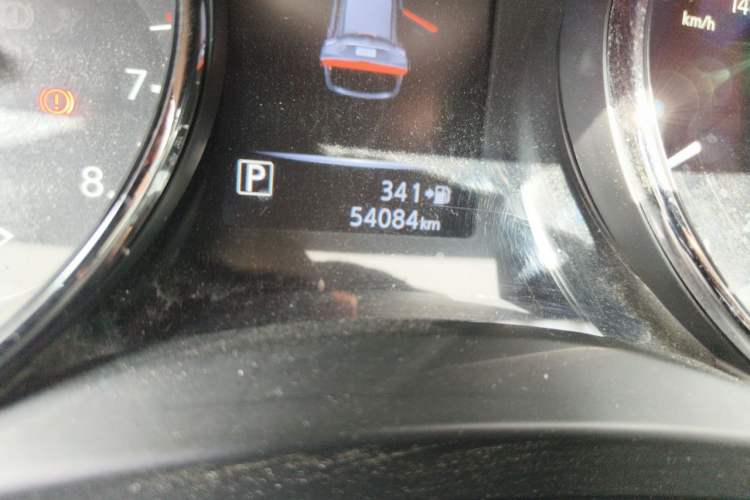 Used Nissan X-Trail 2017 2.0L CVT Comfort Edition 2WD Odometer Close Up