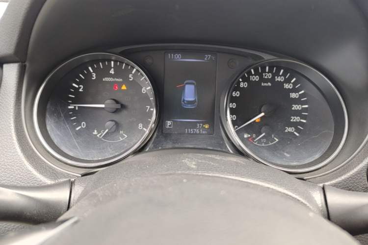 Used Nissan X-Trail 2017 2.0L CVT Comfort Edition 2WD Odometer Close Up