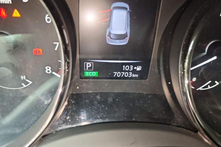 Used Nissan X-Trail 2017 2.0L CVT 7-Seater Comfort Edition 2WD Odometer Close Up