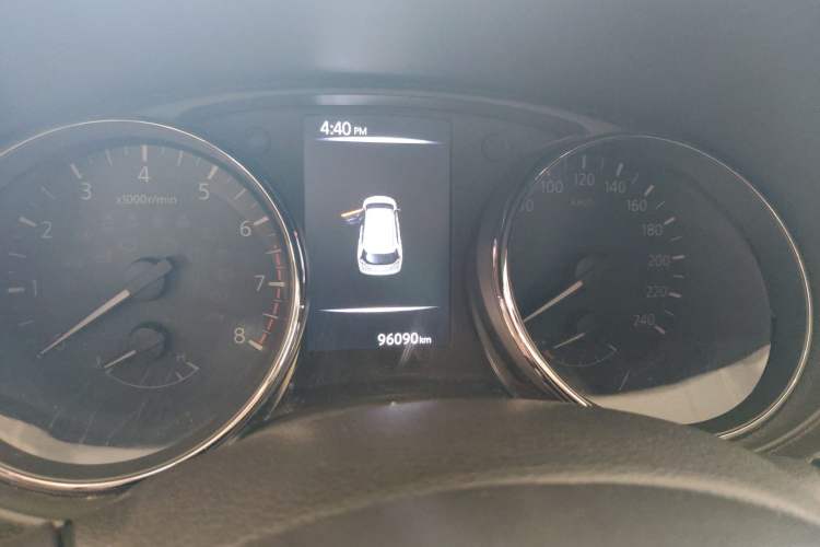 Used Nissan X-Trail 2017 2.0L CVT Comfort Edition 2WD Odometer Close Up