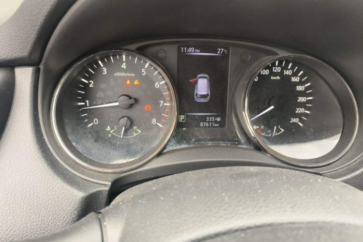 Used Nissan X-Trail 2017 2.0L CVT Comfort Edition 2WD Odometer Close Up