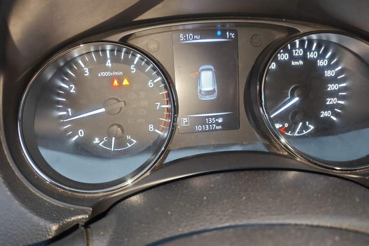 Used Nissan X-Trail 2017 2.5L CVT Leading Edition 4WD Odometer Close Up