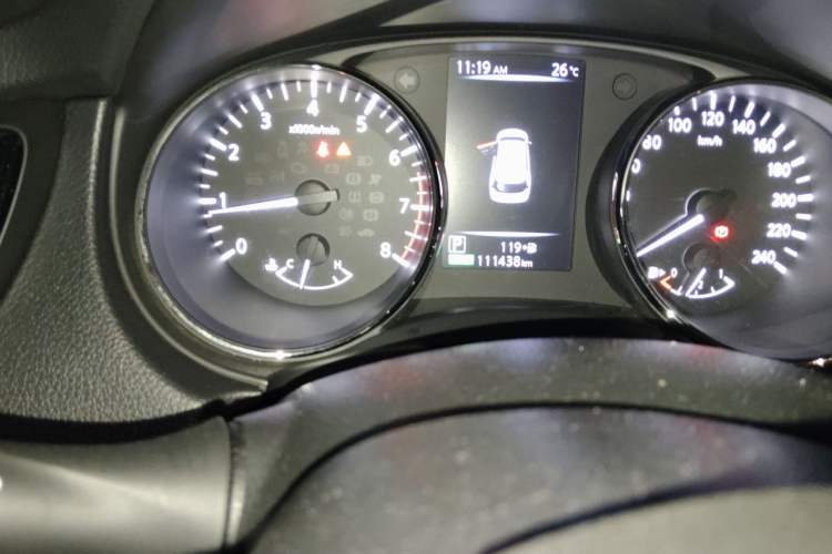 Used Nissan X-Trail 2017 2.5L CVT Luxury Edition 4WD Odometer Close Up
