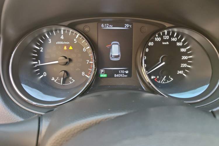 Used Nissan X-Trail 2017 2.0L CVT Comfort Edition 2WD Odometer Close Up