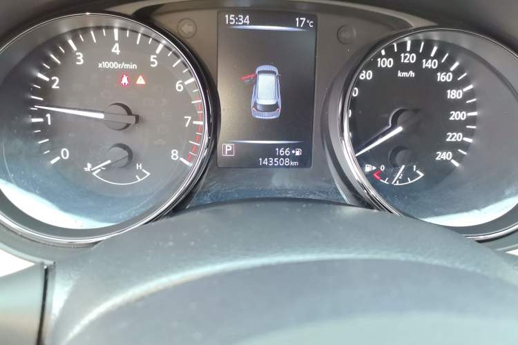 Used Nissan X-Trail 2017 2.0L CVT Comfort Edition 2WD Odometer Close Up