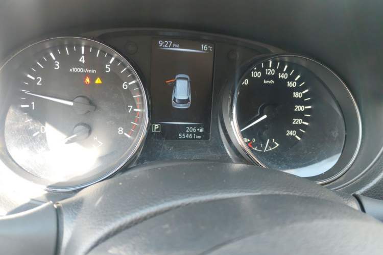Used Nissan X-Trail 2017 2.0L CVT Comfort Edition 2WD Odometer Close Up