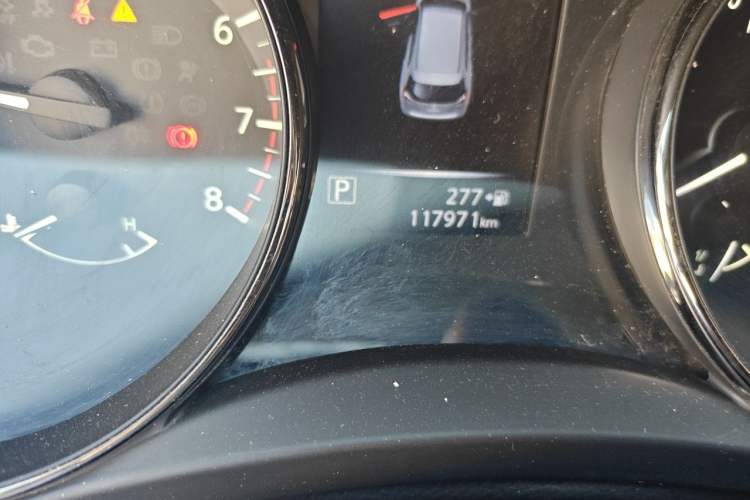 Used Nissan X-Trail 2017 2.0L CVT Comfort Edition 2WD Odometer Close Up