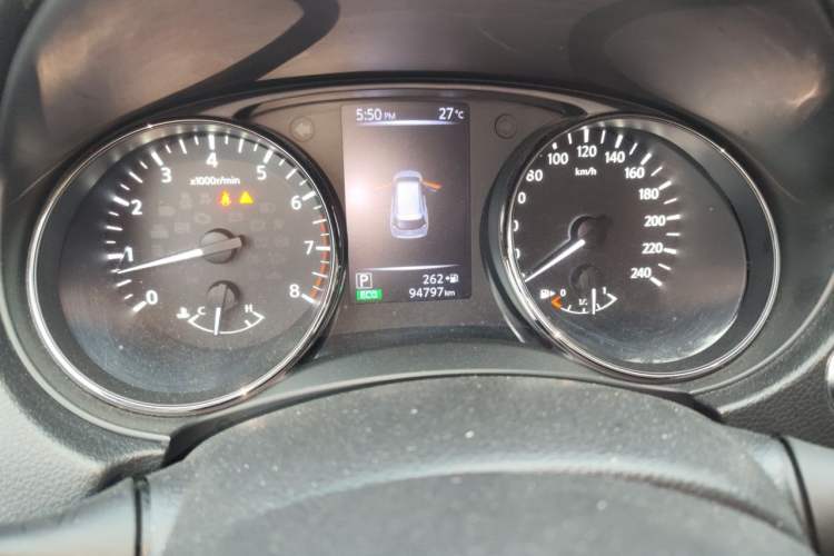 Used Nissan X-Trail 2017 2.0L CVT Comfort Edition 2WD Odometer Close Up