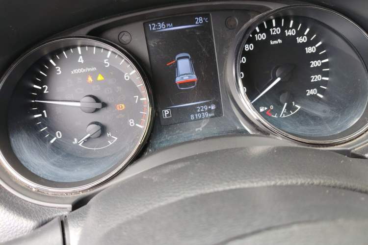 Used Nissan X-Trail 2017 2.0L CVT Comfort Edition 2WD Odometer Close Up