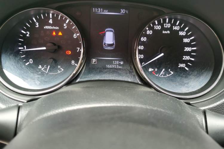 Used Nissan X-Trail 2017 2.0L CVT Comfort Edition 2WD Odometer Close Up
