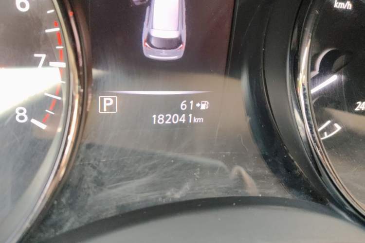 Used Nissan X-Trail 2017 2.0L CVT Comfort Edition 2WD Odometer Close Up