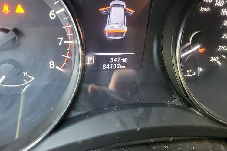 Used Nissan X-Trail 2017 2.5L CVT Leading Edition 4WD Odometer Close Up