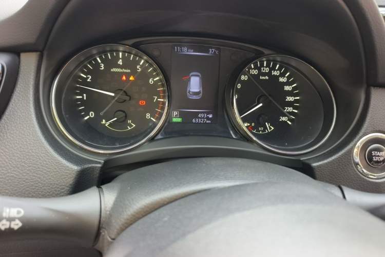 Used Nissan X-Trail 2017 2.0L CVT Comfort Edition 2WD Odometer Close Up