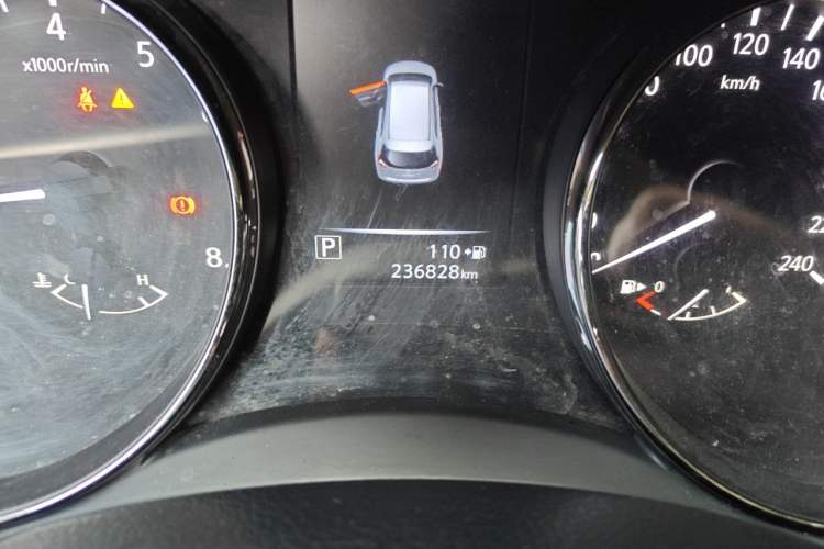 Used Nissan X-Trail 2017 2.0L CVT Comfort Edition 2WD Odometer Close Up