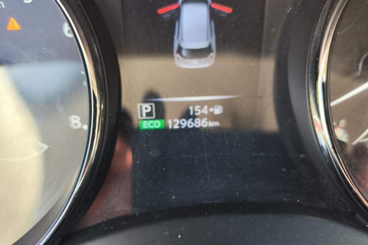 Used Nissan X-Trail 2017 2.5L CVT Luxury Edition 4WD Odometer Close Up